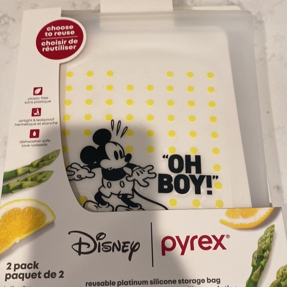 Pyrex® Half-Gallon Silicone Storage Bag 2-pack: Disney Mickey Mouse - Picture 3 of 7